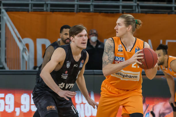 据现场目击 据现场目击